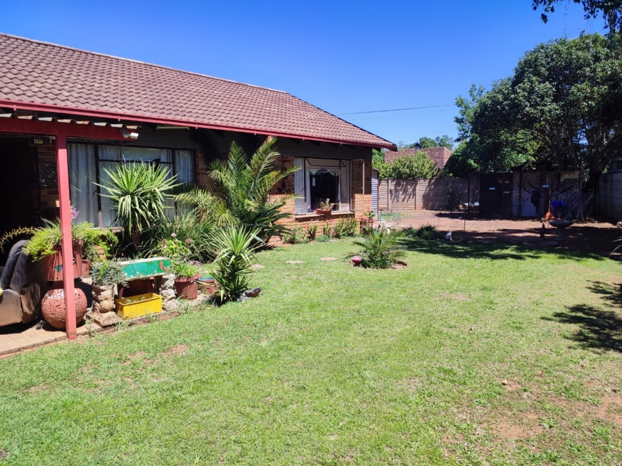 4 Bedroom Property for Sale in Pellissier Free State